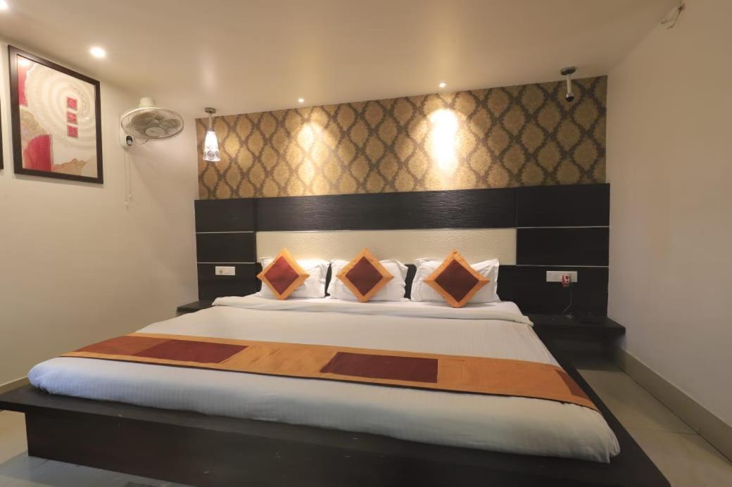Hotel Rashmi Guwahati Eksteriør billede
