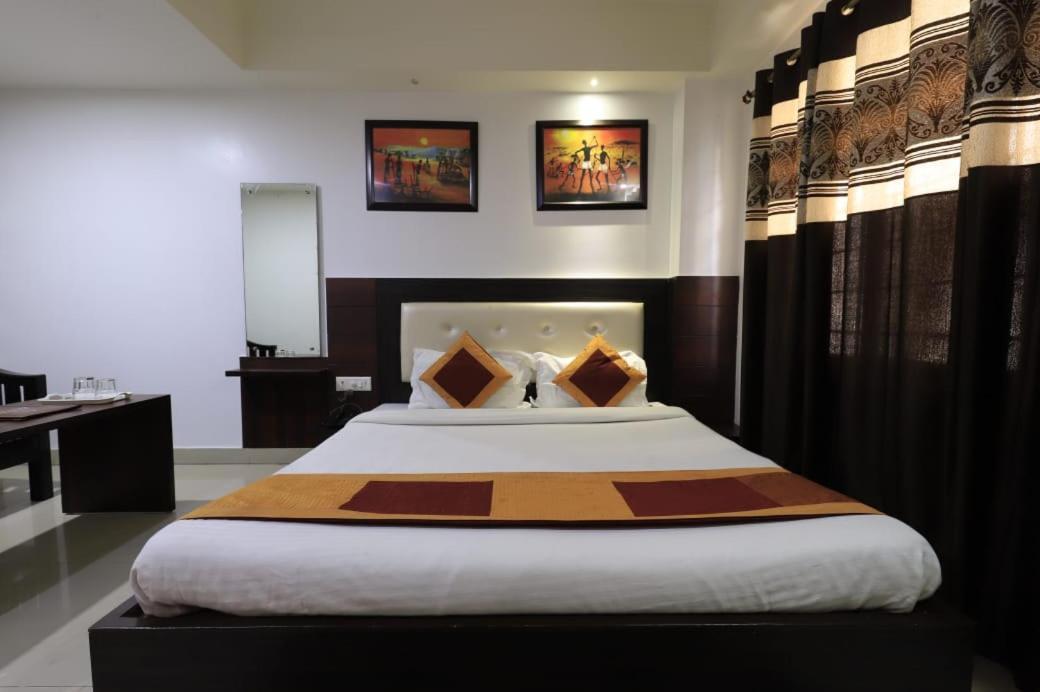 Hotel Rashmi Guwahati Eksteriør billede
