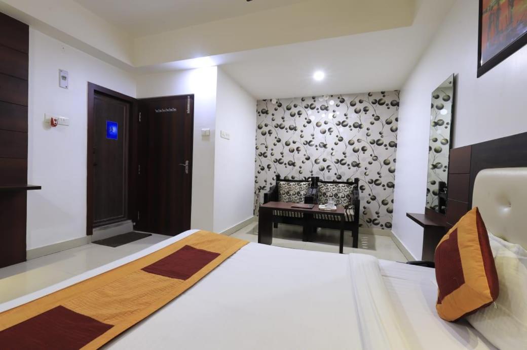Hotel Rashmi Guwahati Eksteriør billede