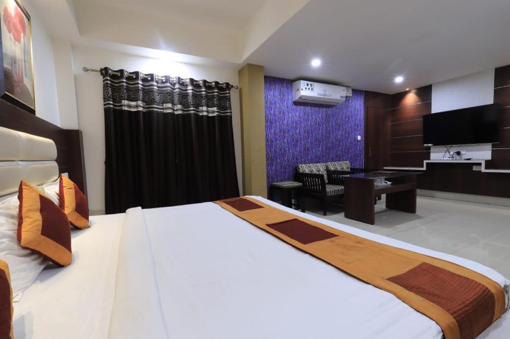 Hotel Rashmi Guwahati Eksteriør billede